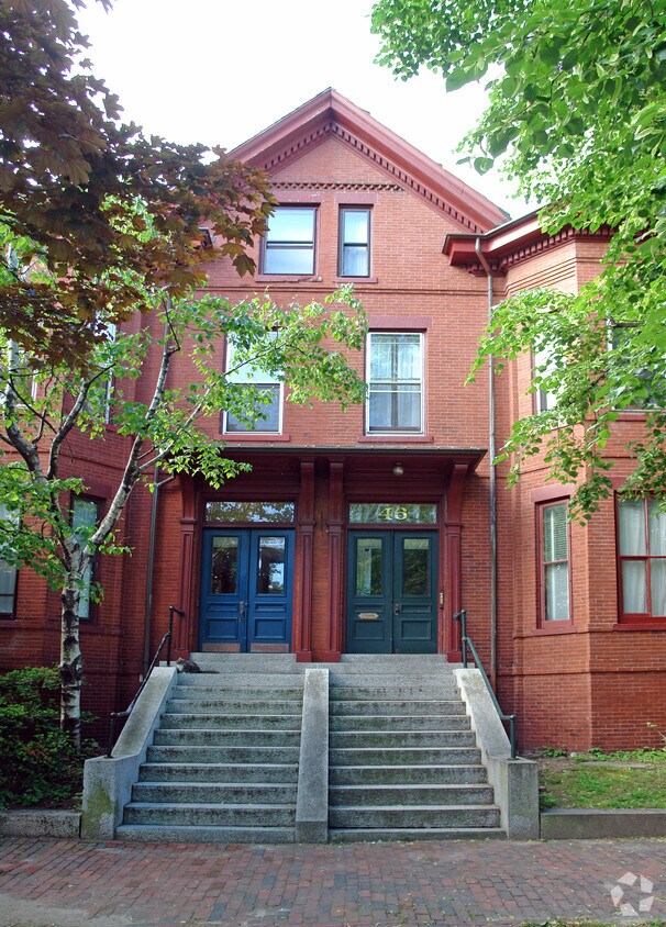 Foto del edificio - 44 Deering St