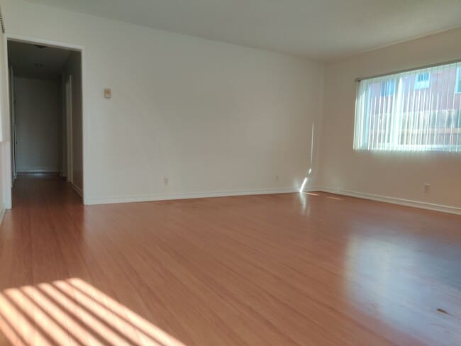 Living Room - 228 Newport Ave