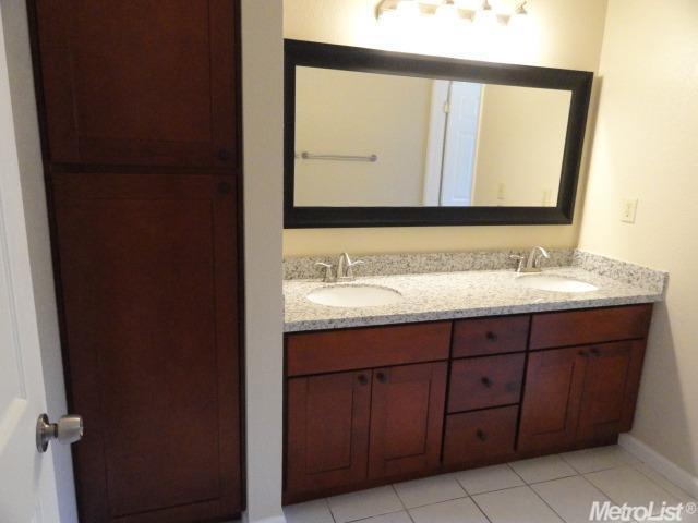 Foto del edificio - Stonegate Condo