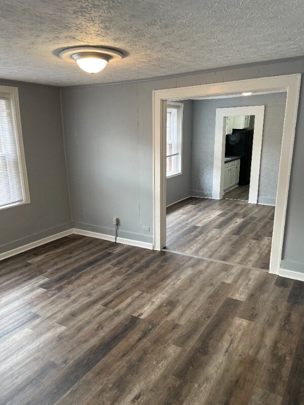 Foto del edificio - 830 W 5th St