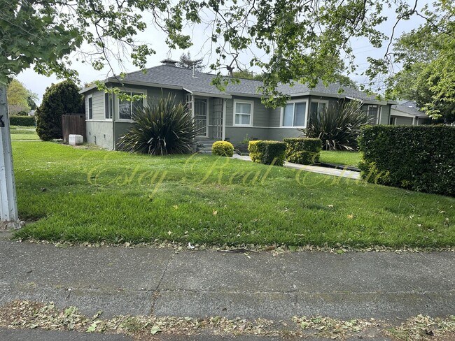 Foto del edificio - Mariposa Duplex