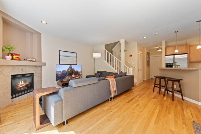 Foto del edificio - 3Bd/2.5Ba Kirkland Townhouse
