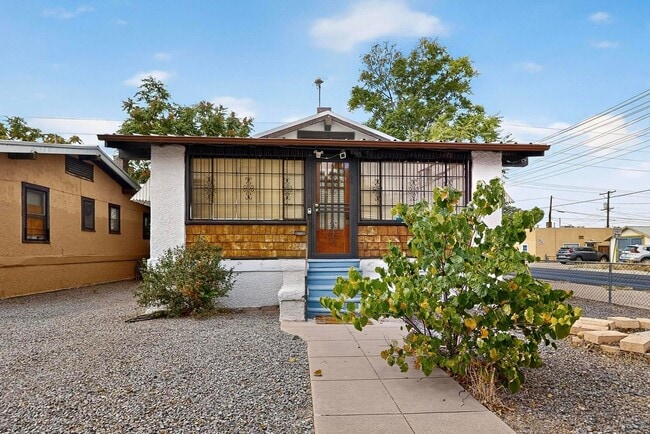 Foto del edificio - Downtown BUNGALOW 2 Bedroom 1 Bath
