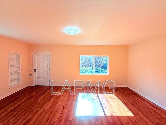 Foto del edificio - 714-716 El Centro Street