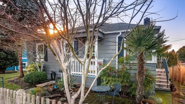Foto del edificio - 3 bedroom in Seattle WA 98116
