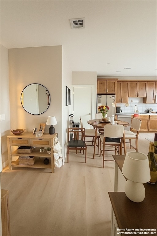 Building Photo - 400 W Broadway