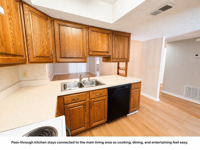 Building Photo - 204 New Horizon St