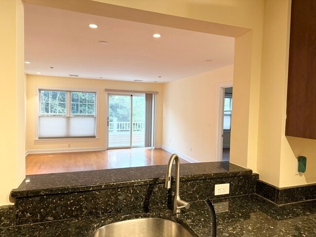 Building Photo - 11 Cheriton Rd