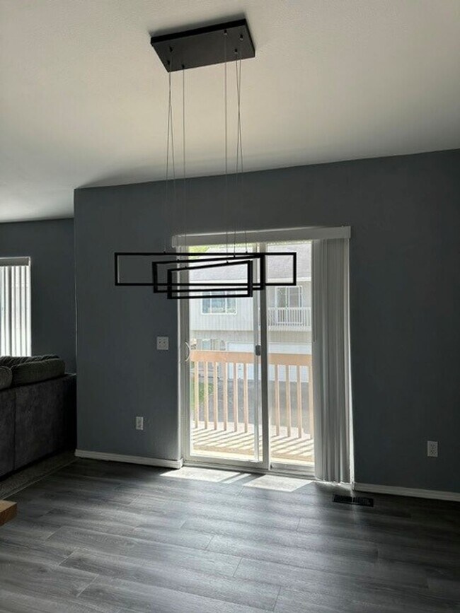 Foto del edificio - 3Bed, 2Bath Single Family Home in Beautiful Eagle River!!