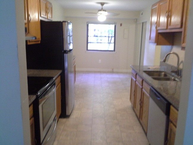Building Photo - 1217 Marcy Ave