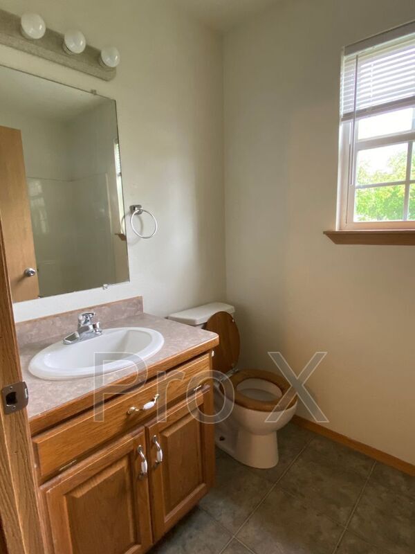 Building Photo - 4575 E Zora St