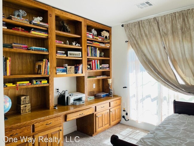 Building Photo - 4 br, 3 bath House - 1339 Erika Drive