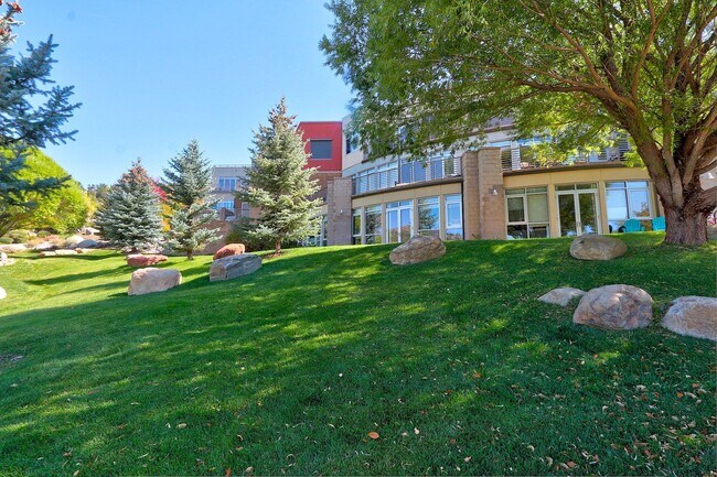 Foto del edificio - 55 Rivergate Ln