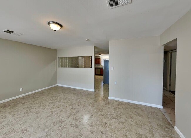 Foto del edificio - 5317 W Windsor Ave