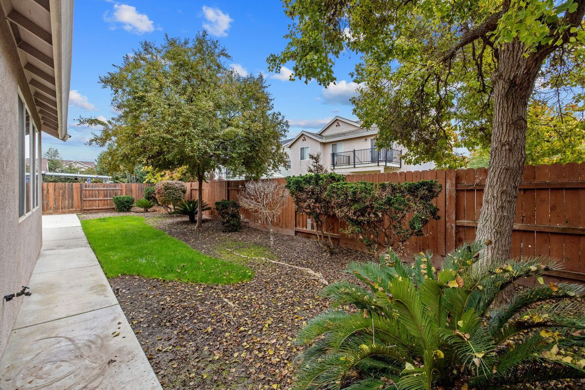 Building Photo - 3169 Brickfield Ave