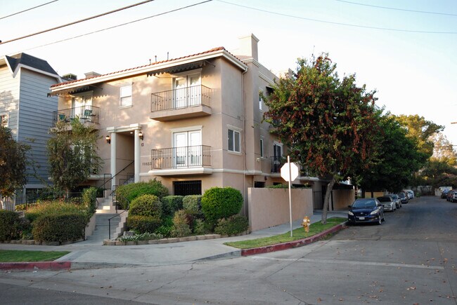 10833 Camarillo St. - 10833 Camarillo St