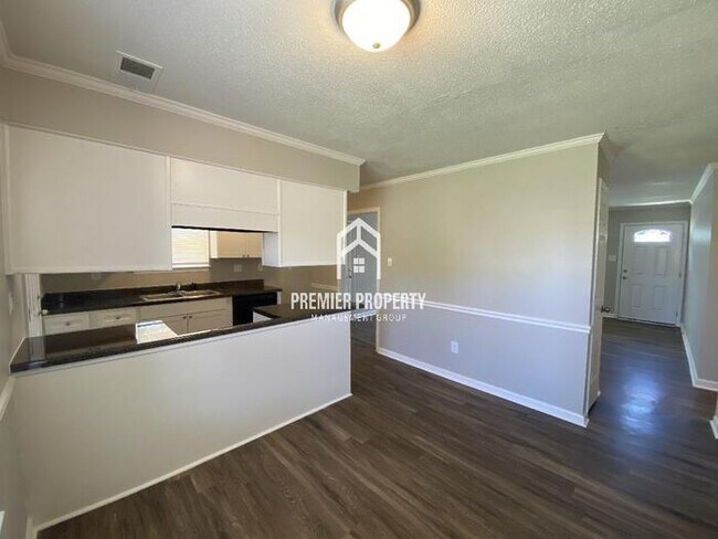 Building Photo - 4355 Rosswood Dr