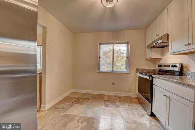 Foto del edificio - 7021 Leewood Forest Dr