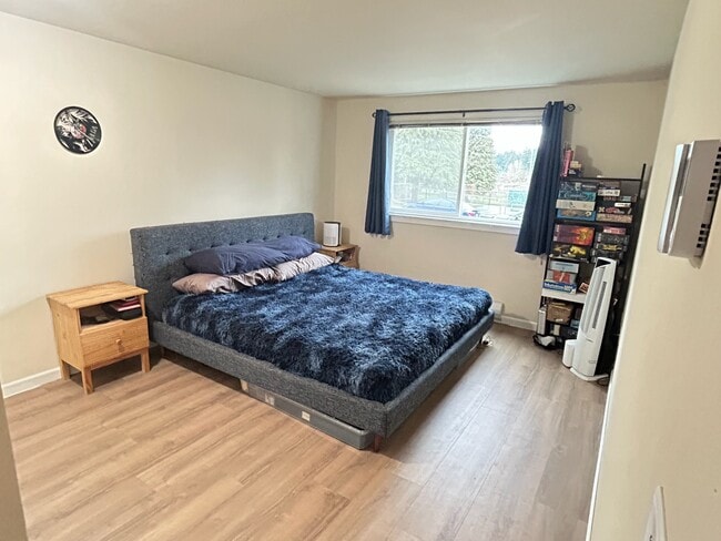 Building Photo - 707 N 130th St