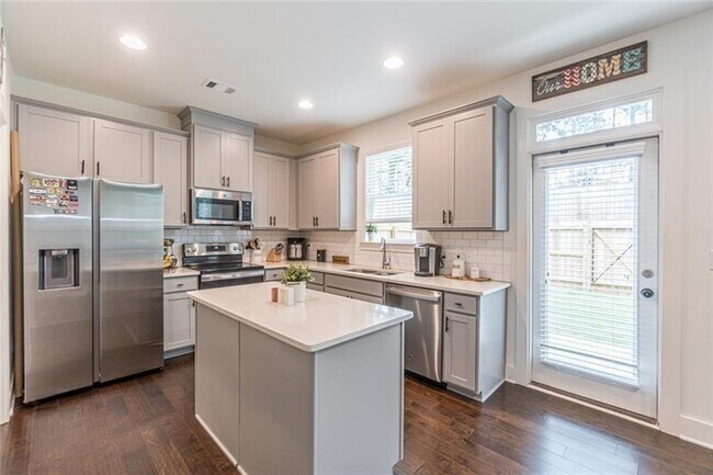 Foto del edificio - 5392 Brooklands Dr