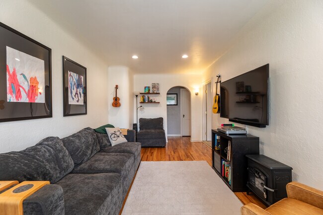 Building Photo - 4591 Wyandot St