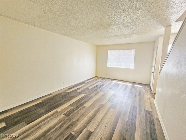 Building Photo - 2091 Sycamore Ave