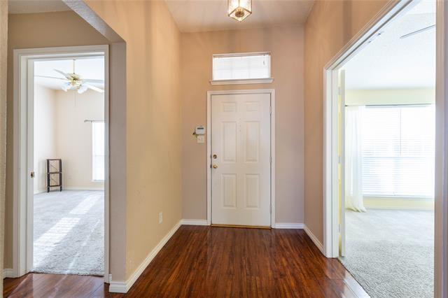 Building Photo - 807 Aylesbury Dr
