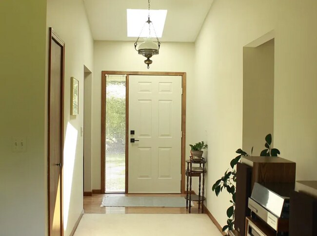 Foto del edificio - 473 Fairwood Dr