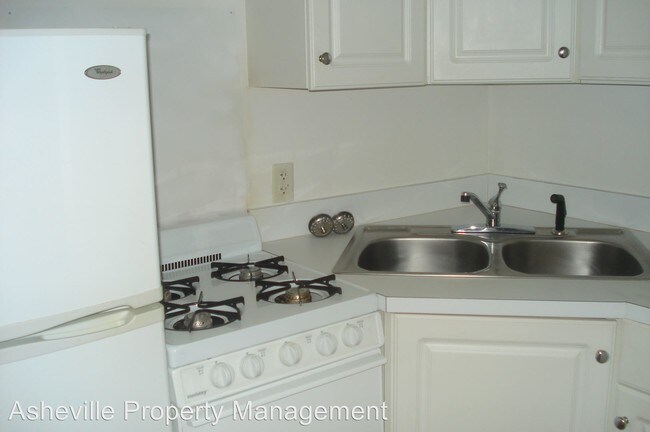 Building Photo - 43 Ravenscroft Dr