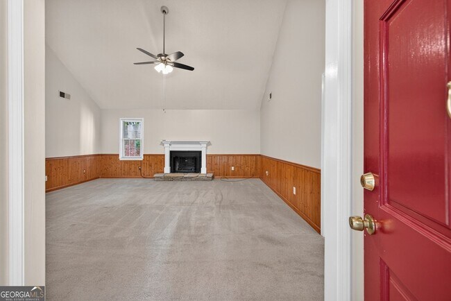 Foto del edificio - 129 Springbrook Dr