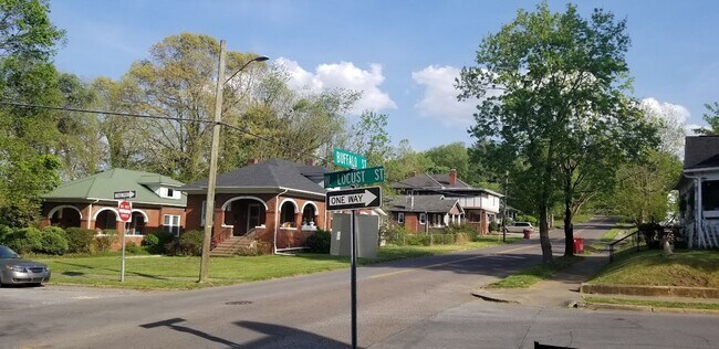 Building Photo - 1010 Buffalo St