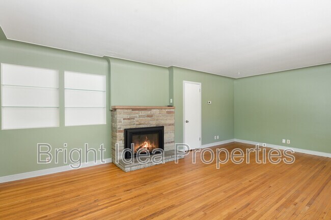 Foto del edificio - 4950 Sheridan Ave S