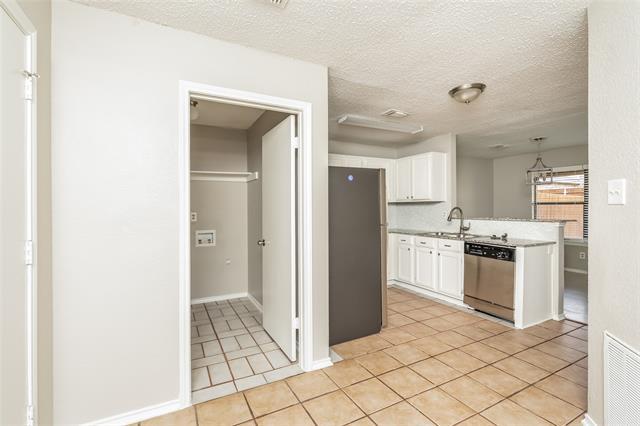Foto del edificio - 930 Boxwood Dr