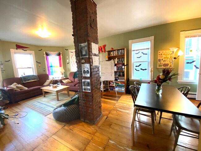 Foto del edificio - 168 Hillside St