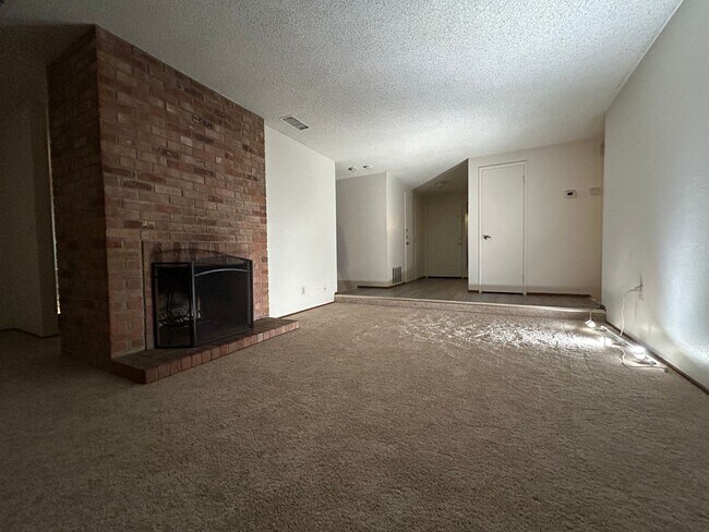 Foto del edificio - ADORABLE Rosemont 4/2!!!  PLEASE READ ENTI...