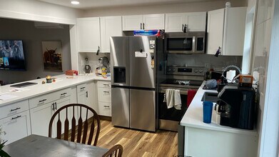 Building Photo - 169 Woodland Dr