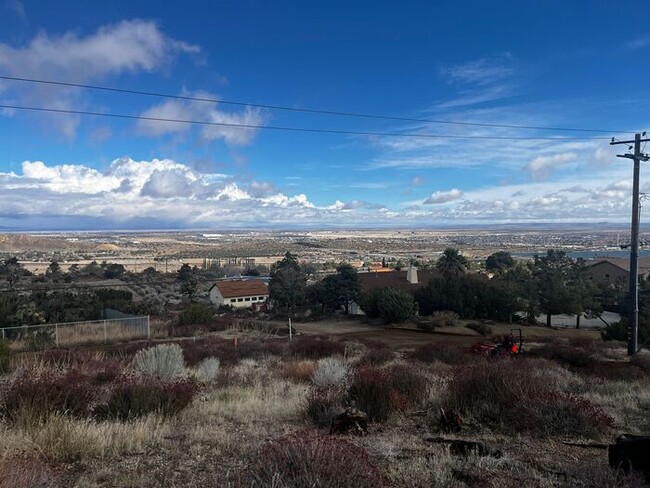 Foto del edificio - Beautiful Valley View Home Located in Anav...