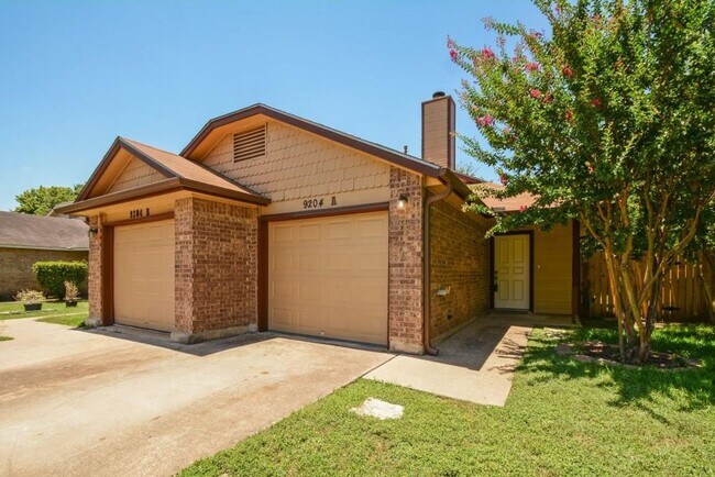 Foto del edificio - 9204 Sedgemoor Trail