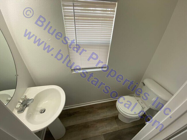 Foto del edificio - JUST LISTED!!!