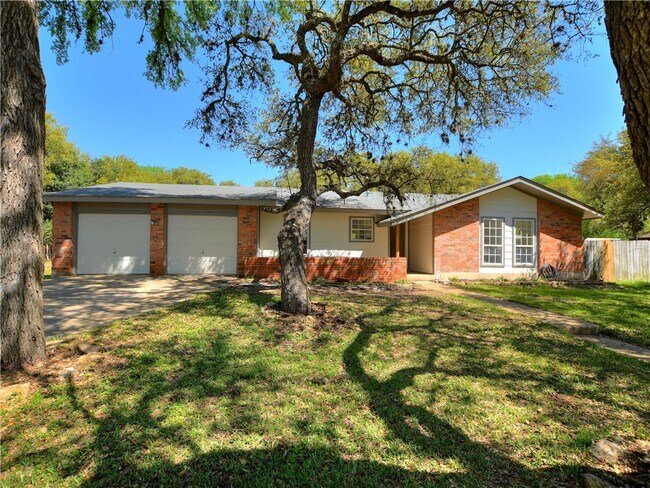 Foto del edificio - 7208 Scenic Brook Dr
