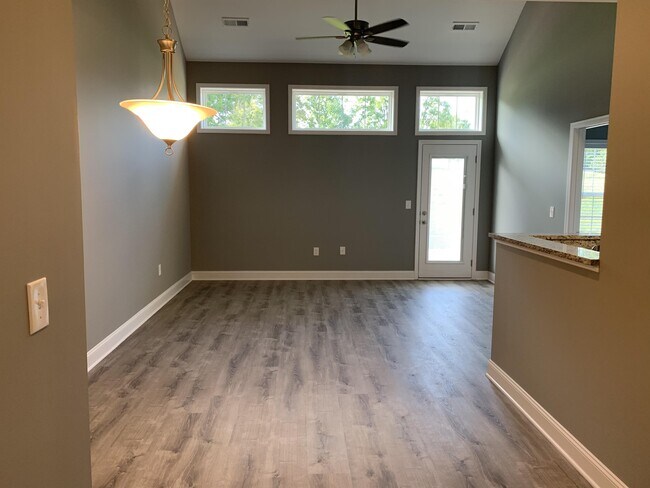 Foto del edificio - 2921 Sunny Creek Way