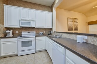 Building Photo - 22 W Greenhill Terrace Pl