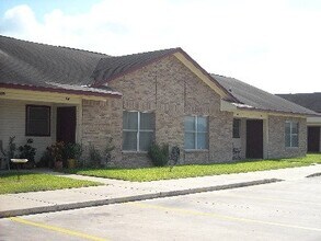 Building Photo - 27745 N Kansas City Rd