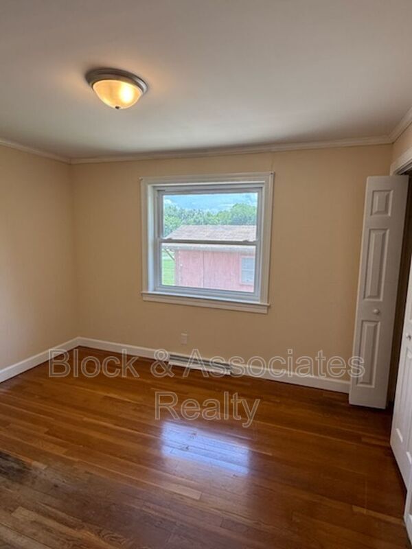Foto del edificio - 1542 N Tremont Dr