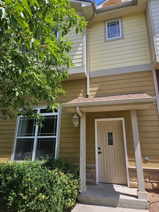 Building Photo - 28 Fuller Cir