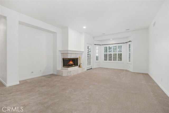 Building Photo - 1 Coachman