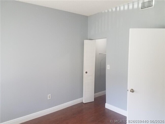 Foto del edificio - 2445 SW 18th Terrace