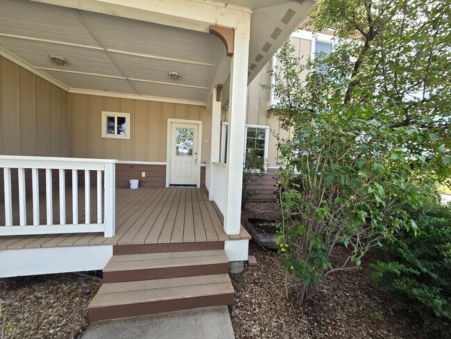 Building Photo - *PENDING* Beautiful 3 Bedroom-2 1/2 Bath E...
