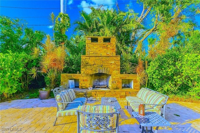 Building Photo - 1427 El Prado Ave
