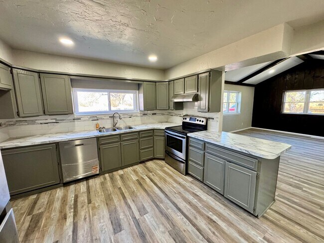 Foto del edificio - Newly remodeled 3 bedroom 1 bathroom house